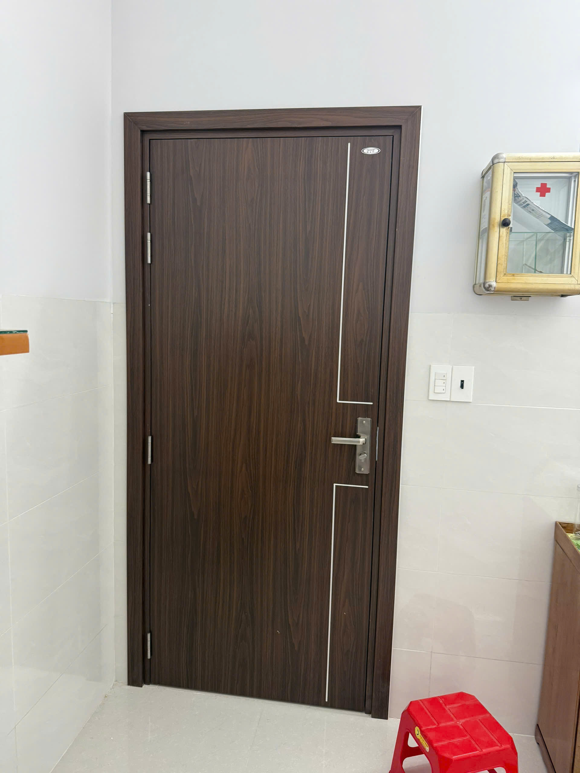cua nhua Panel XC Kieu