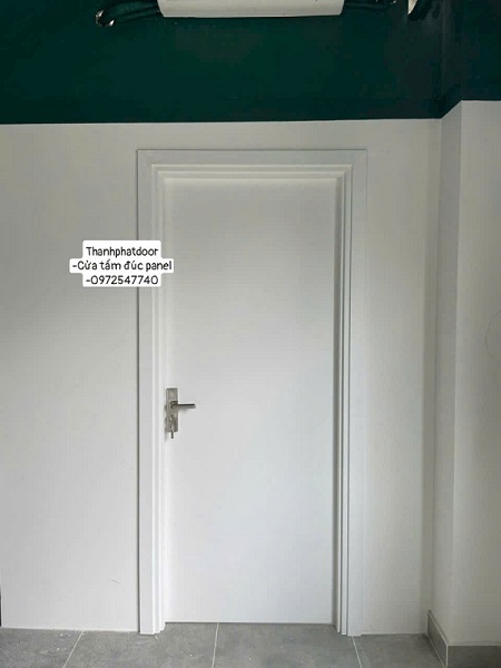 CUA NHUA PANEL MAU TRANG